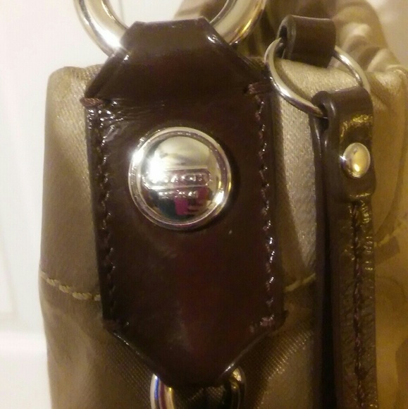 Coach - Picture 3 of 4